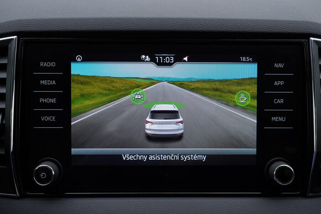 OV190V08469_34.webp_KAROQ Ambition 1.0 TSI 81 kW manuál, DPH