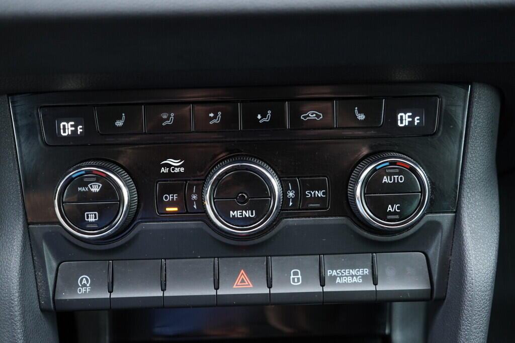 OV190V08469_37.webp_KAROQ Ambition 1.0 TSI 81 kW manuál, DPH