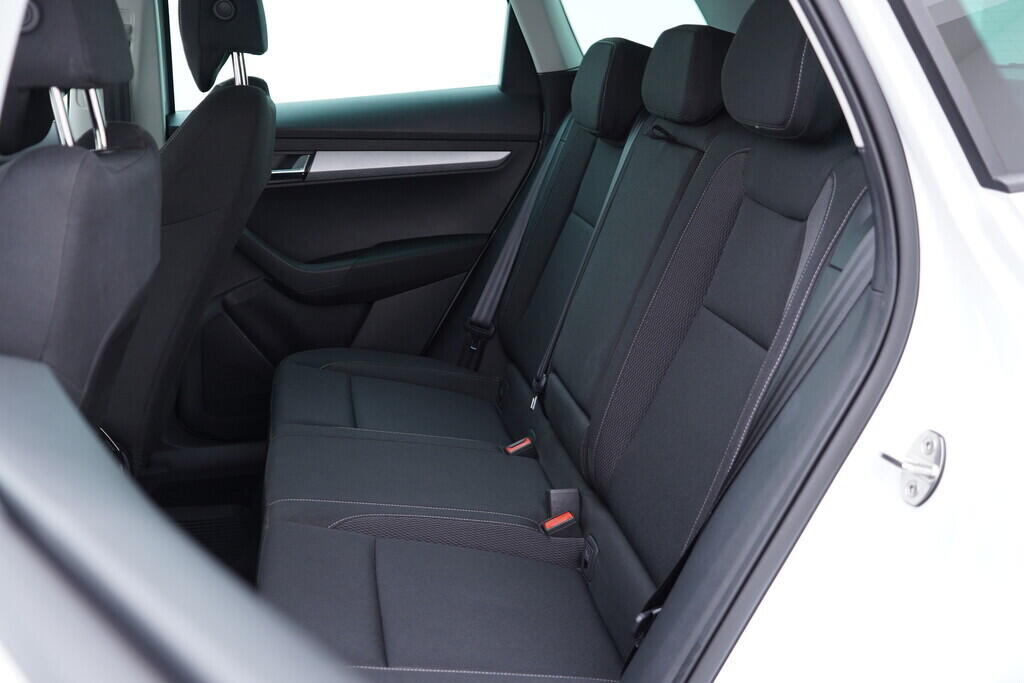 OV190V08469_43.webp_KAROQ Ambition 1.0 TSI 81 kW manuál, DPH