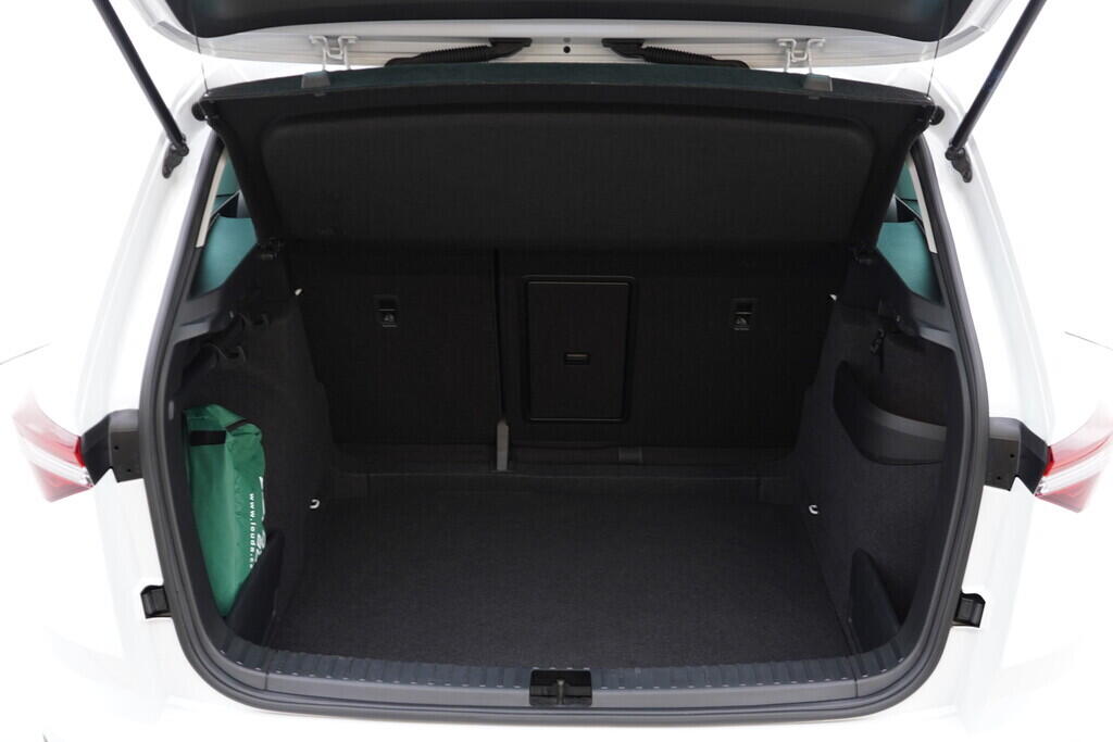 OV190V08469_44.webp_KAROQ Ambition 1.0 TSI 81 kW manuál, DPH