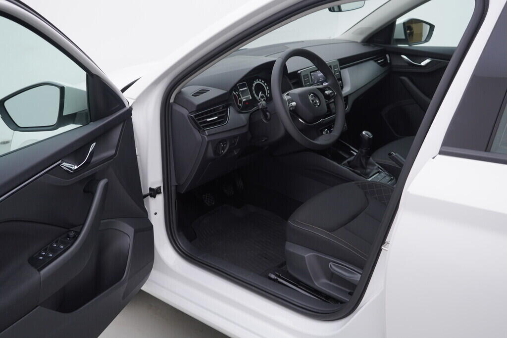 OV190V08470_18.webp_SCALA Ambition 1.0 TSI 81 kW manuál, DPH