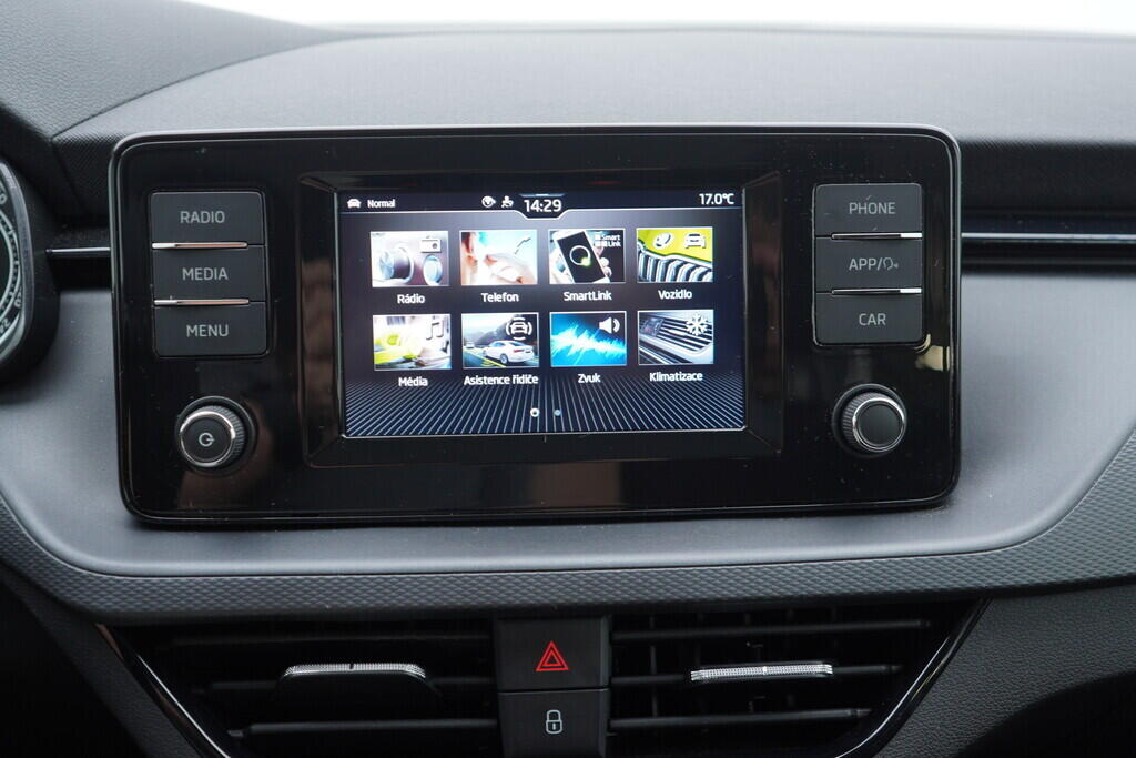 OV190V08470_30.webp_SCALA Ambition 1.0 TSI 81 kW manuál, DPH