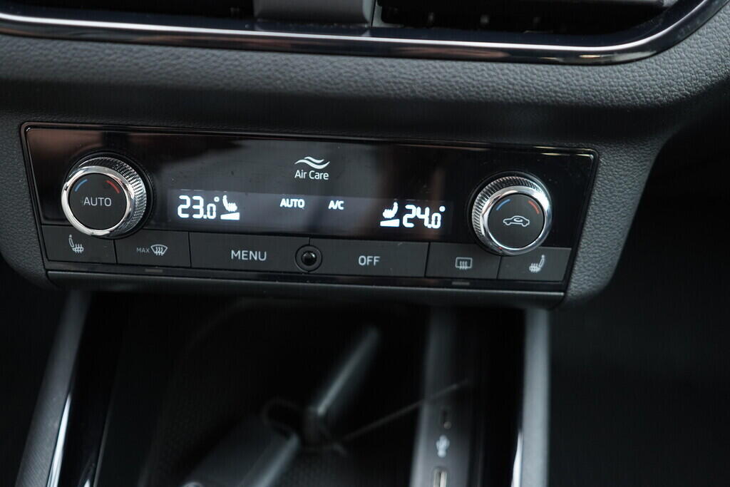 OV190V08470_35.webp_SCALA Ambition 1.0 TSI 81 kW manuál, DPH