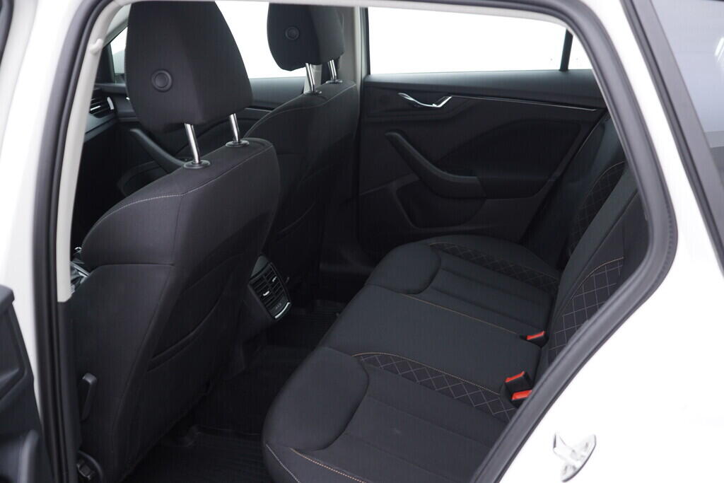 OV190V08470_37.webp_SCALA Ambition 1.0 TSI 81 kW manuál, DPH