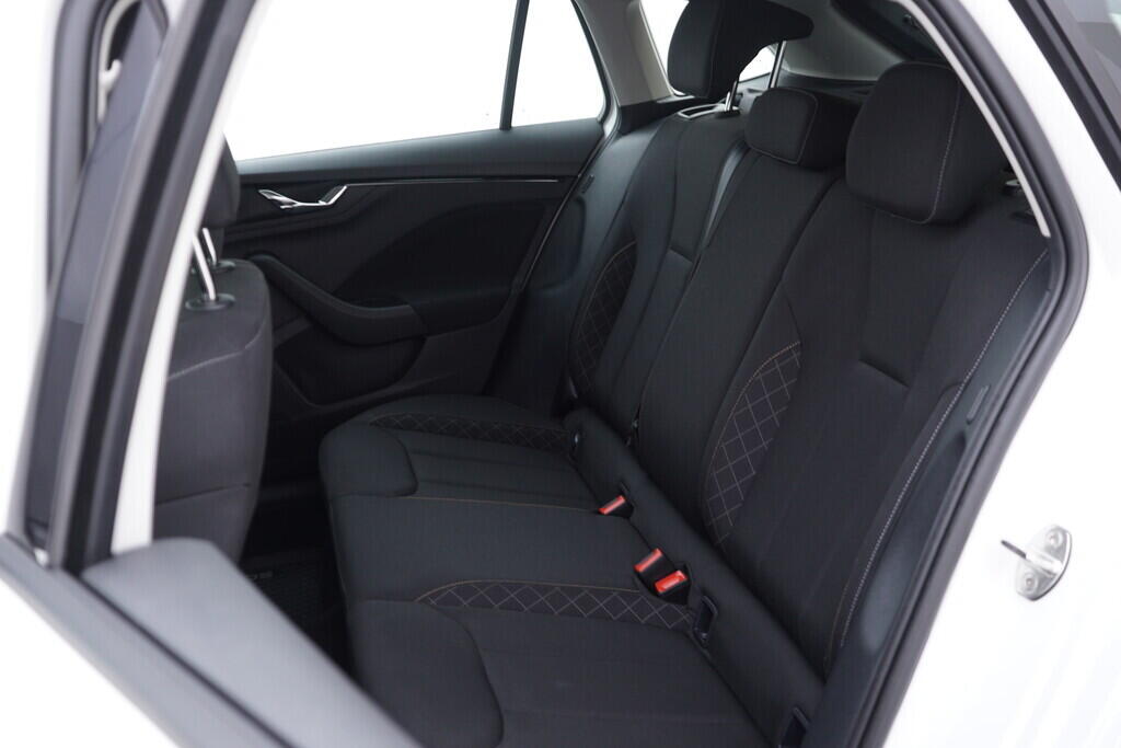 OV190V08470_39.webp_SCALA Ambition 1.0 TSI 81 kW manuál, DPH