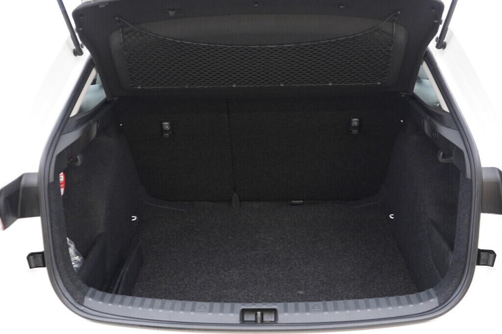 OV190V08470_40.webp_SCALA Ambition 1.0 TSI 81 kW manuál, DPH