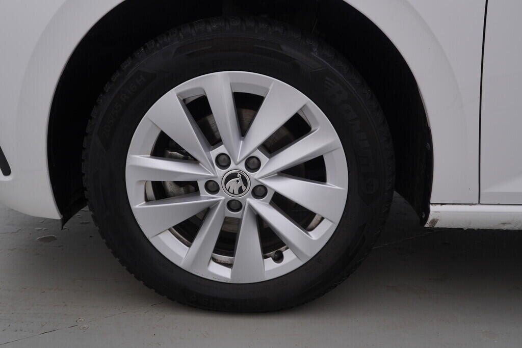 OV190V08470_44.webp_SCALA Ambition 1.0 TSI 81 kW manuál, DPH