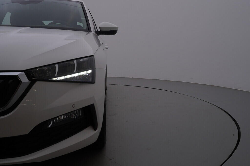 OV190V08470_45.webp_SCALA Ambition 1.0 TSI 81 kW manuál, DPH