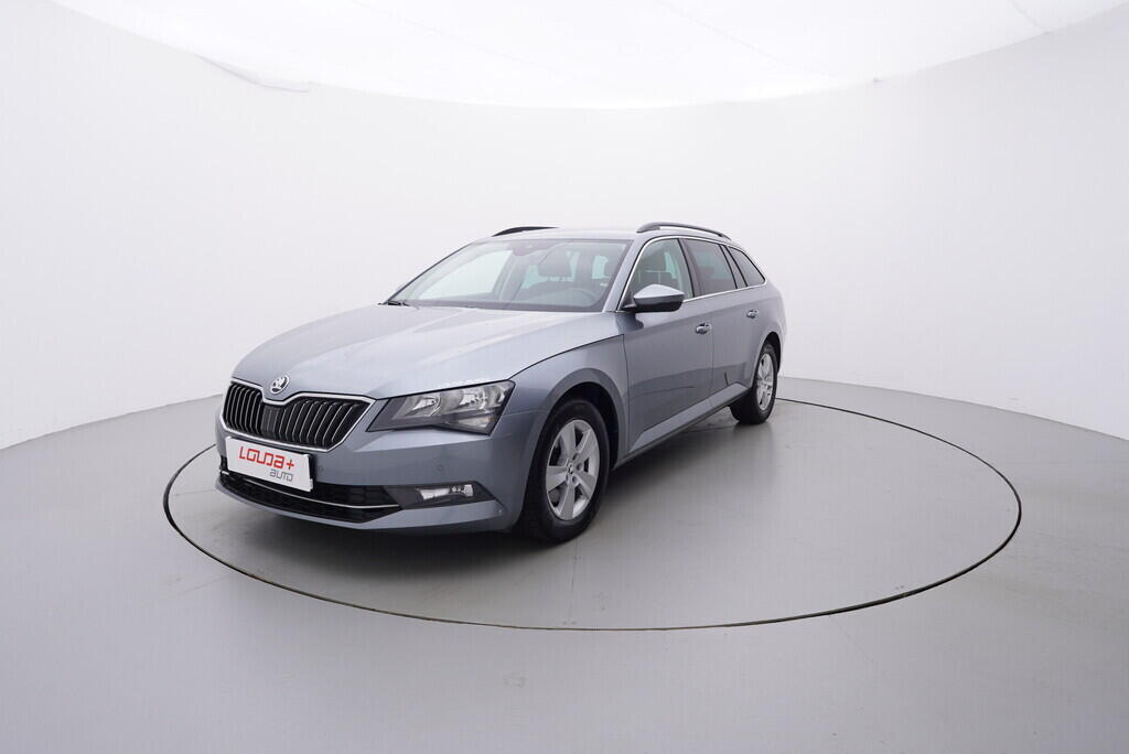 OV190V08472_10.webp_SUPERB Ambition 2.0 TDI 110 kW manuál
