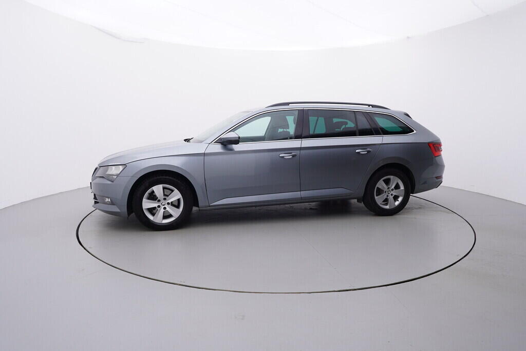 OV190V08472_11.webp_SUPERB Ambition 2.0 TDI 110 kW manuál