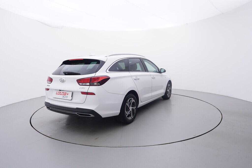 OV190V08489_14.webp_I30 Smart 1.5 T-GDi 117 kW automat, DPH