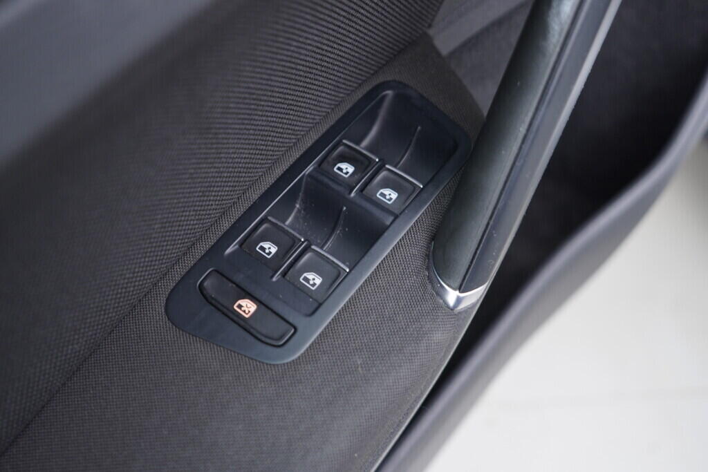 OV190V08493_20.webp_GOLF GTD 2.0 TDI 135 kW manuál