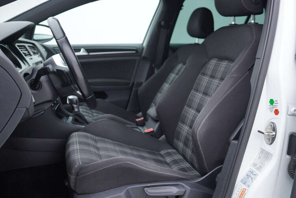 OV190V08493_23.webp_GOLF GTD 2.0 TDI 135 kW manuál