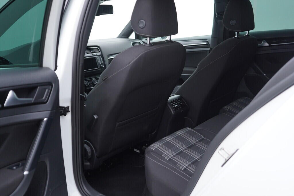 OV190V08493_34.webp_GOLF GTD 2.0 TDI 135 kW manuál