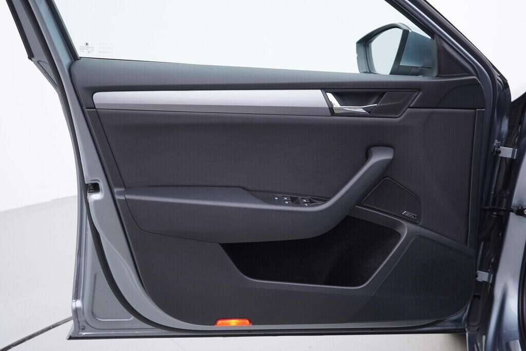 OV190V08494_19.webp_SUPERB Style 2.0 TDI 110 kW automat