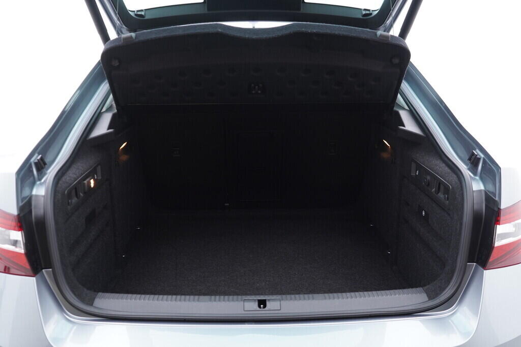 OV190V08494_40.webp_SUPERB Style 2.0 TDI 110 kW automat