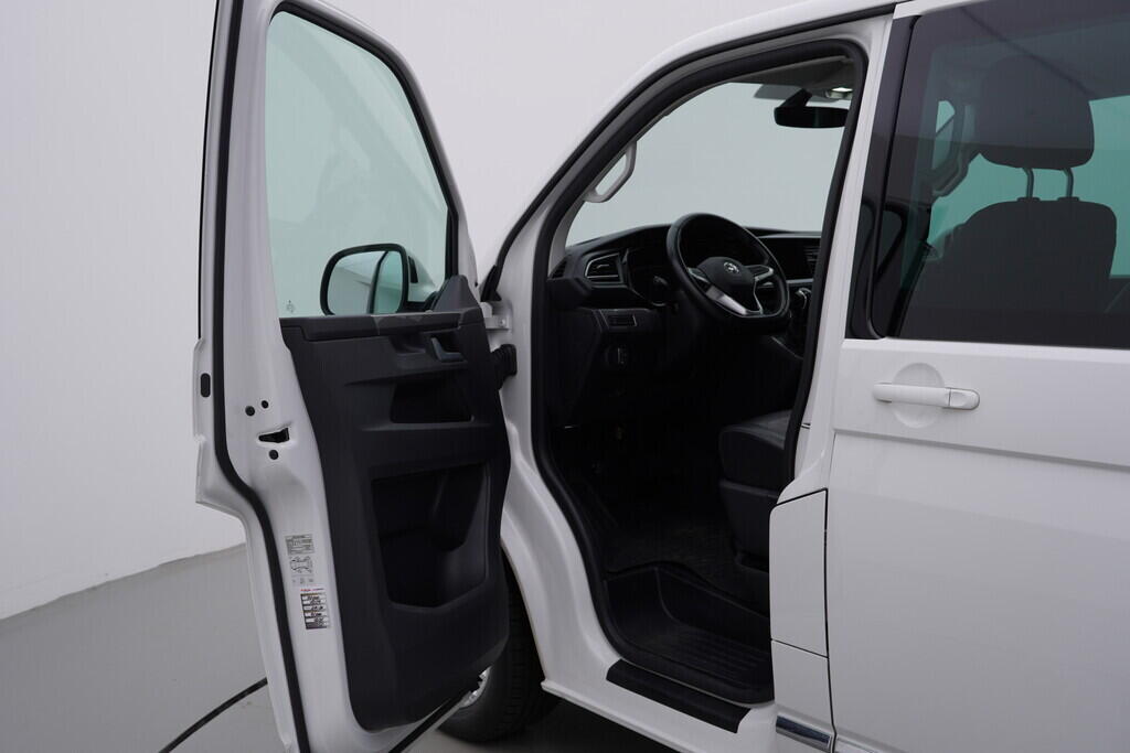 OV190V08502_18.webp_MULTIVAN Highline 2.0 TDI 146 kW automat, DPH