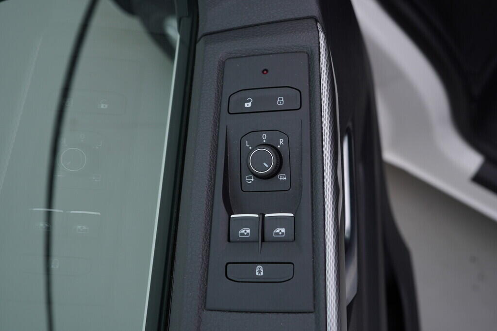 OV190V08502_20.webp_MULTIVAN Highline 2.0 TDI 146 kW automat, DPH