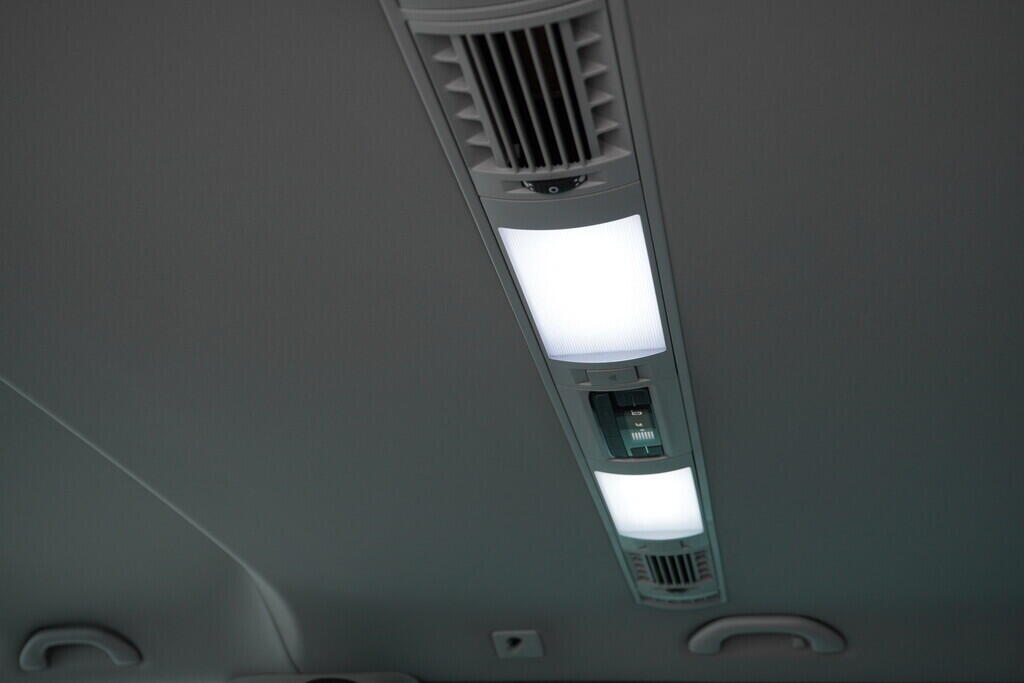 OV190V08502_35.webp_MULTIVAN Highline 2.0 TDI 146 kW automat, DPH