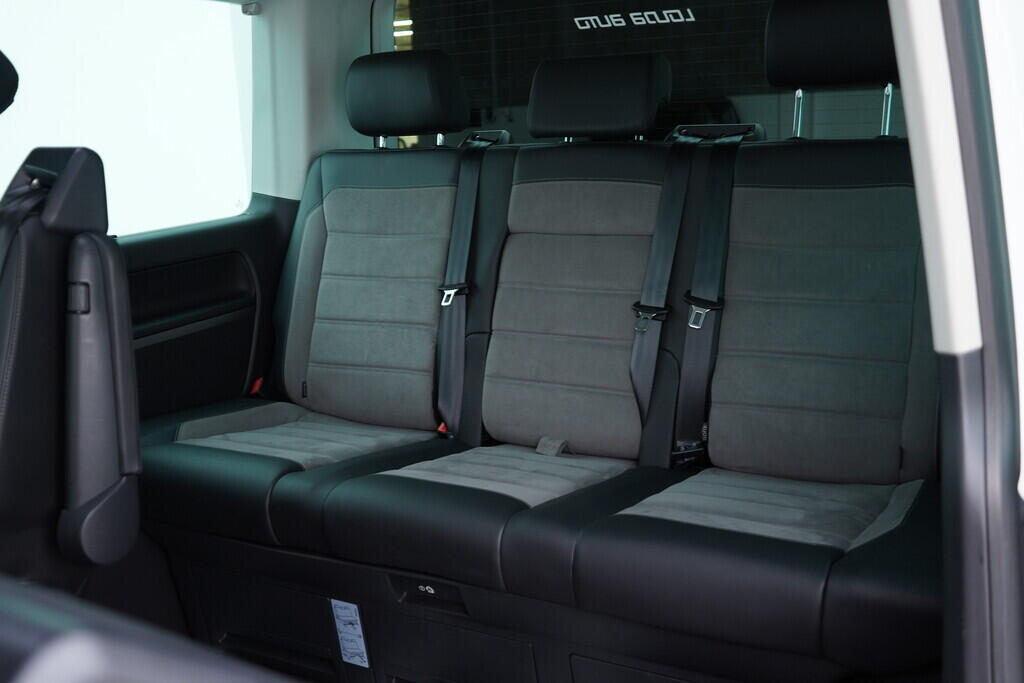 OV190V08502_37.webp_MULTIVAN Highline 2.0 TDI 146 kW automat, DPH
