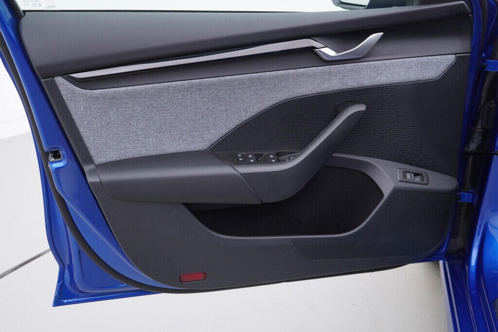 OV190V08507_19.webp_OCTAVIA Top Selection 2.0 TDI 110 kW automat, DPH