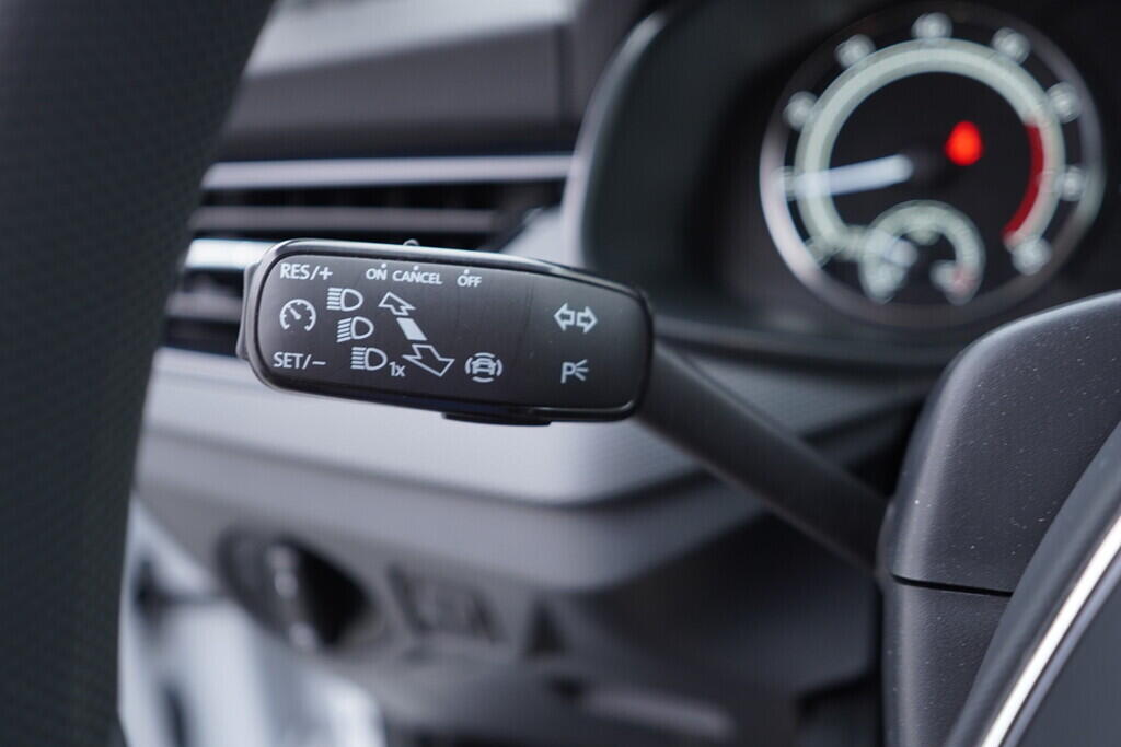 OV190V08511_23.webp_SCALA Ambition 1.0 TSI 81 kW manuál, DPH