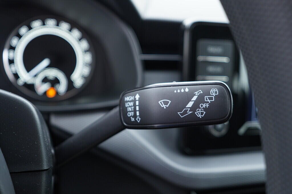 OV190V08511_24.webp_SCALA Ambition 1.0 TSI 81 kW manuál, DPH