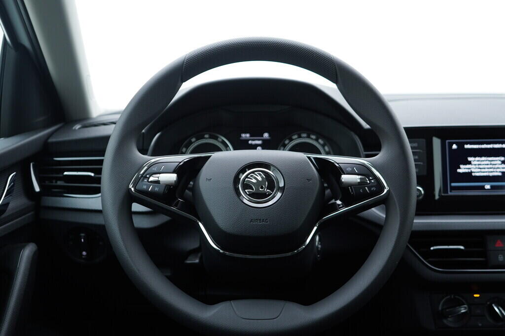 OV190V08511_26.webp_SCALA Ambition 1.0 TSI 81 kW manuál, DPH