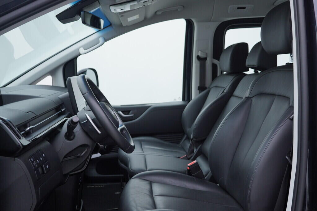 OV190V08513_24.webp_STARIA  2.2 CRDi 130 kW automat, DPH