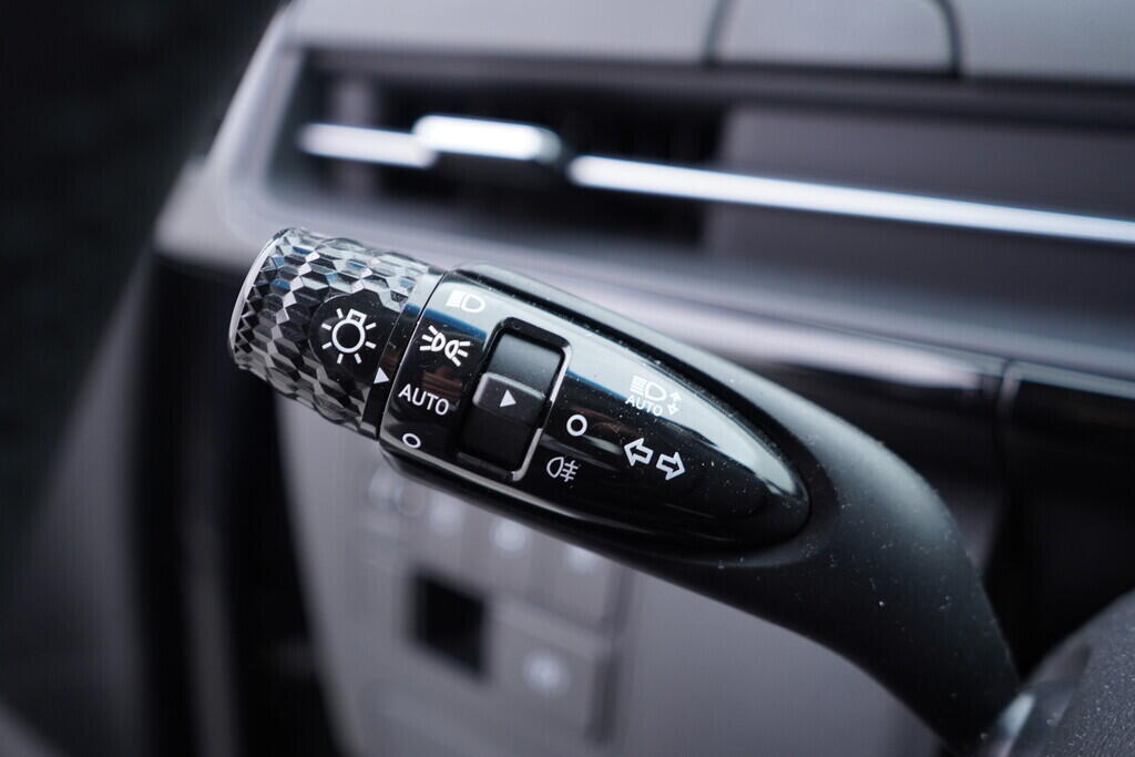 OV190V08513_25.webp_STARIA  2.2 CRDi 130 kW automat, DPH