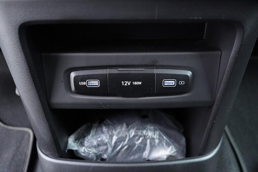 OV190V08513_36.webp_STARIA  2.2 CRDi 130 kW automat, DPH