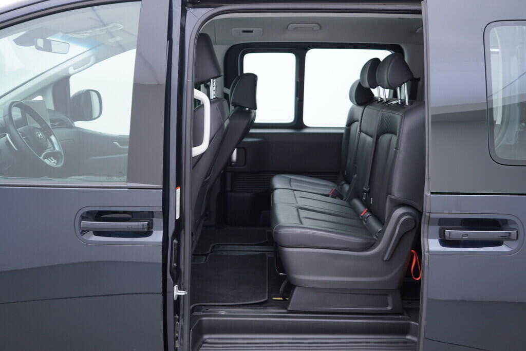 OV190V08513_37.webp_STARIA  2.2 CRDi 130 kW automat, DPH