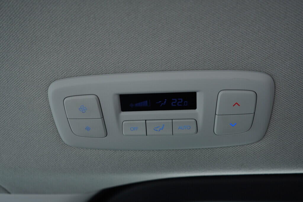 OV190V08513_39.webp_STARIA  2.2 CRDi 130 kW automat, DPH