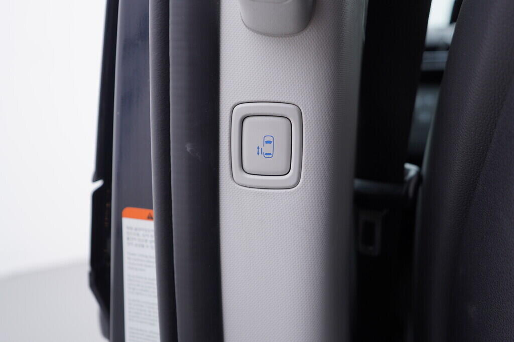 OV190V08513_40.webp_STARIA  2.2 CRDi 130 kW automat, DPH