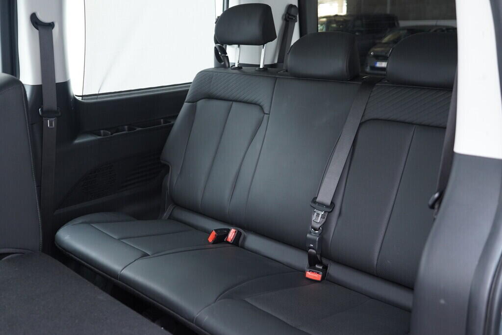 OV190V08513_42.webp_STARIA  2.2 CRDi 130 kW automat, DPH