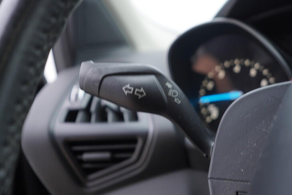 OV190V08518_23.webp_KUGA  1.6  110 kW manuál