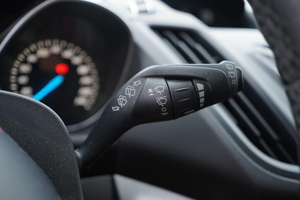 OV190V08518_24.webp_KUGA  1.6  110 kW manuál