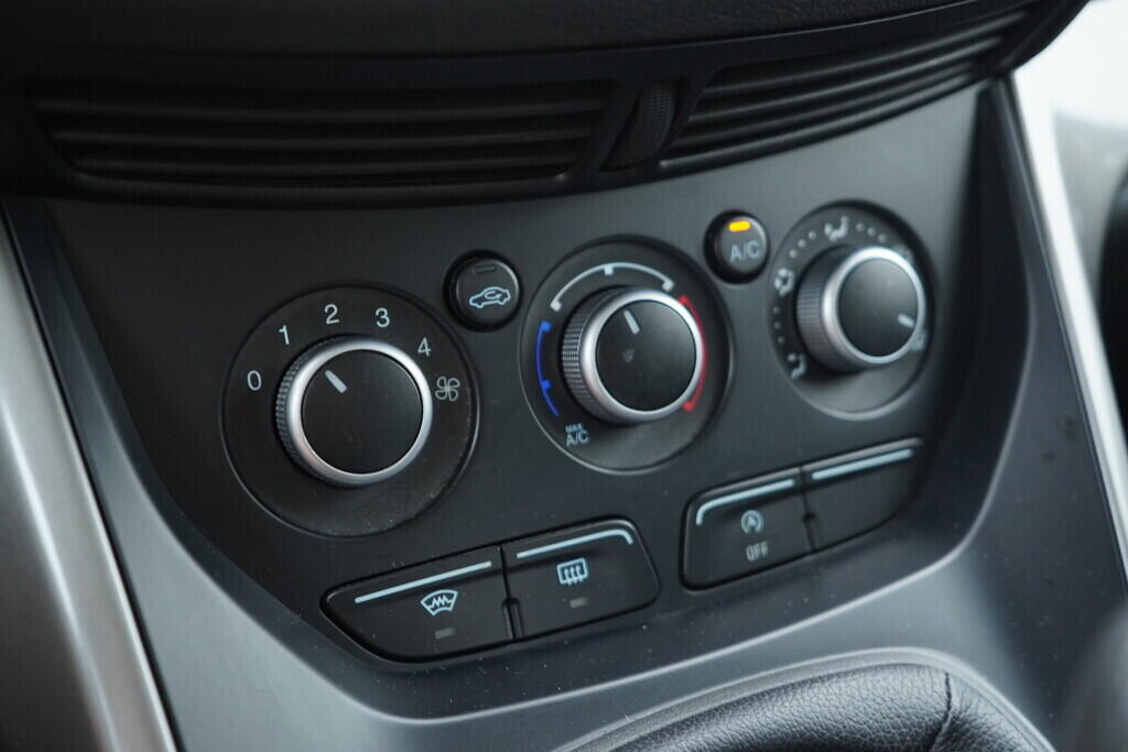 OV190V08518_30.webp_KUGA  1.6  110 kW manuál