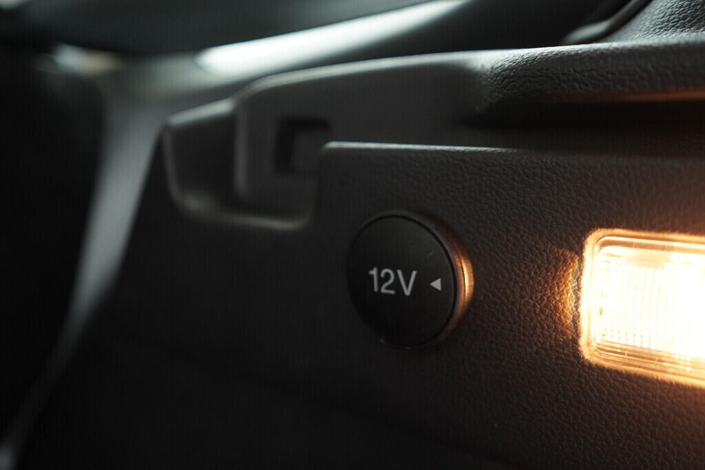 OV190V08518_35.webp_KUGA  1.6  110 kW manuál
