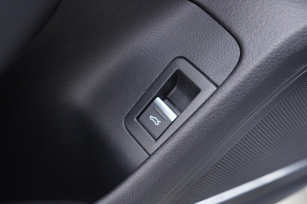 OV190V08521_21.webp_A6 AVANT S-Line 3.0 TDI 210 kW automat, DPH