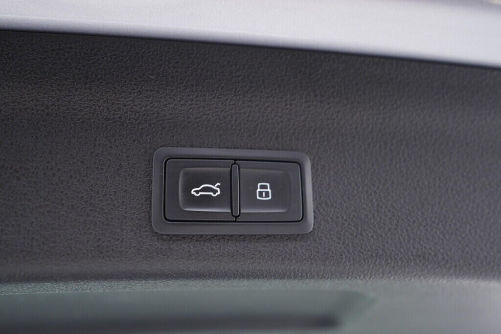 OV190V08521_42.webp_A6 AVANT S-Line 3.0 TDI 210 kW automat, DPH