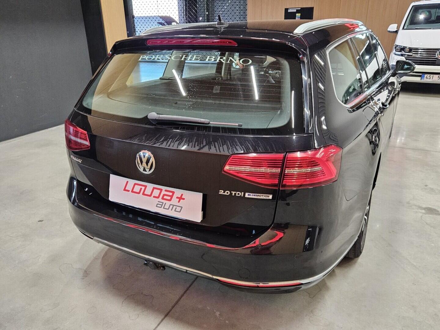 OV190V08522_11.webp_PASSAT VARIANT HIGHLINE 2.0 TDI 110 kW automat