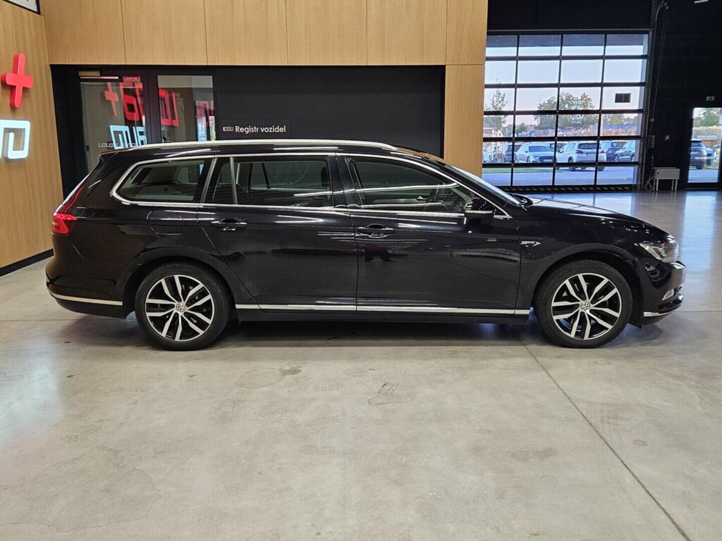 OV190V08522_12.webp_PASSAT VARIANT HIGHLINE 2.0 TDI 110 kW automat