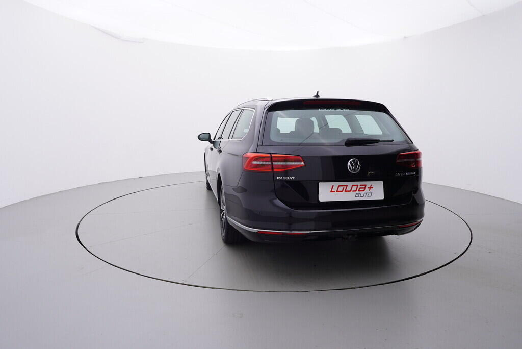 OV190V08522_13.webp_PASSAT VARIANT HIGHLINE 2.0 TDI 110 kW automat