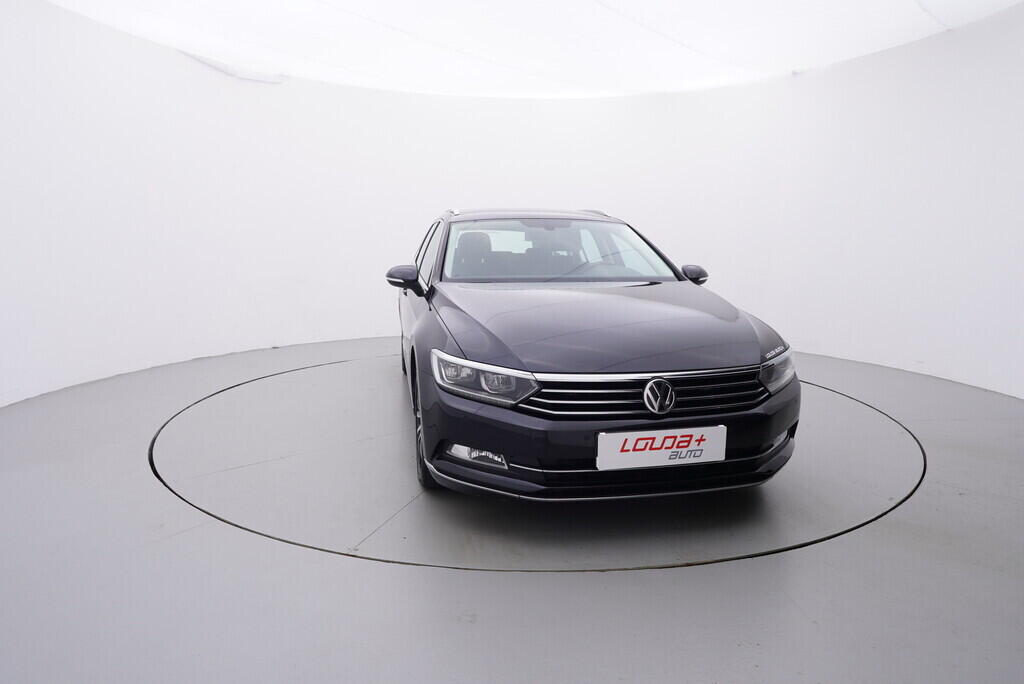 OV190V08522_17.webp_PASSAT VARIANT HIGHLINE 2.0 TDI 110 kW automat