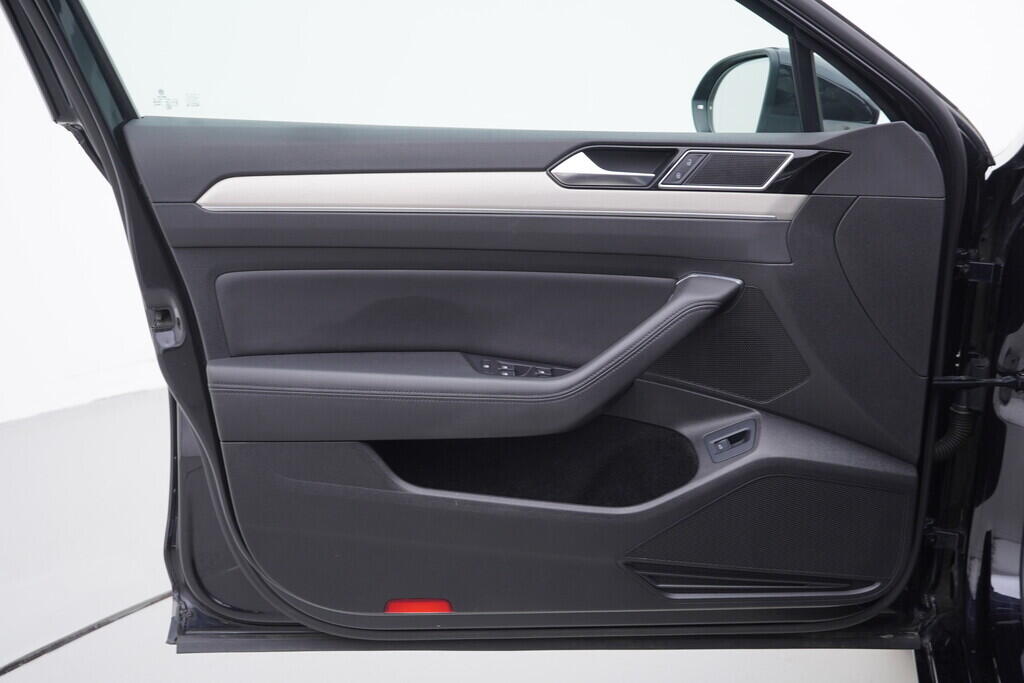 OV190V08522_19.webp_PASSAT VARIANT HIGHLINE 2.0 TDI 110 kW automat