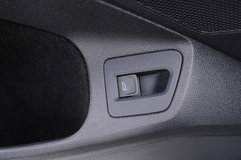 OV190V08522_21.webp_PASSAT VARIANT HIGHLINE 2.0 TDI 110 kW automat