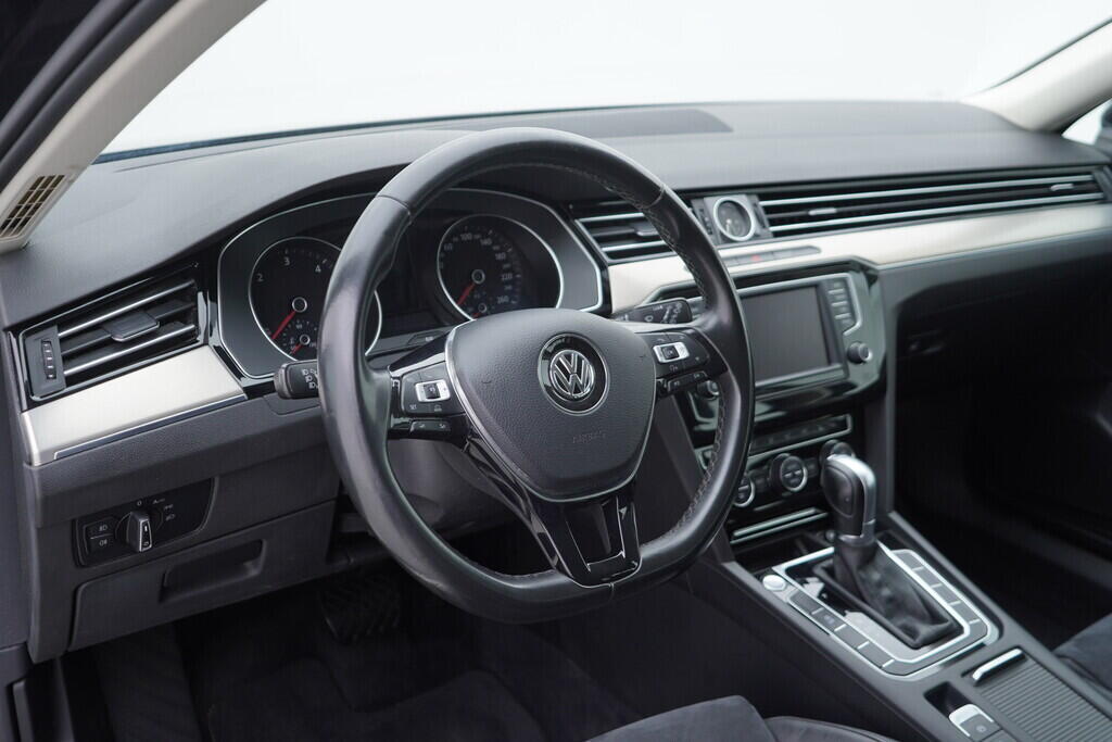 OV190V08522_23.webp_PASSAT VARIANT HIGHLINE 2.0 TDI 110 kW automat
