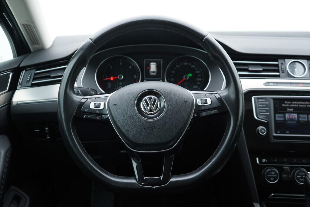 OV190V08522_28.webp_PASSAT VARIANT HIGHLINE 2.0 TDI 110 kW automat