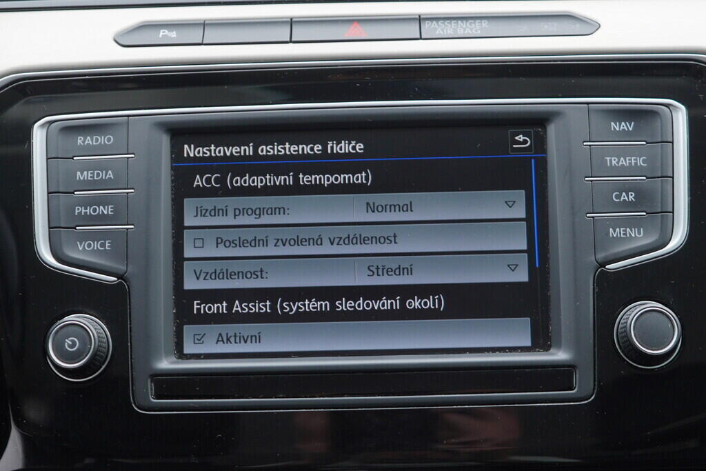 OV190V08522_30.webp_PASSAT VARIANT HIGHLINE 2.0 TDI 110 kW automat